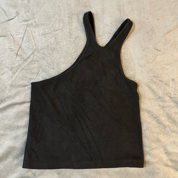 Zara Black Asymmetrical Sleeveless Tank Top

#1127 - Picture 5 of 5